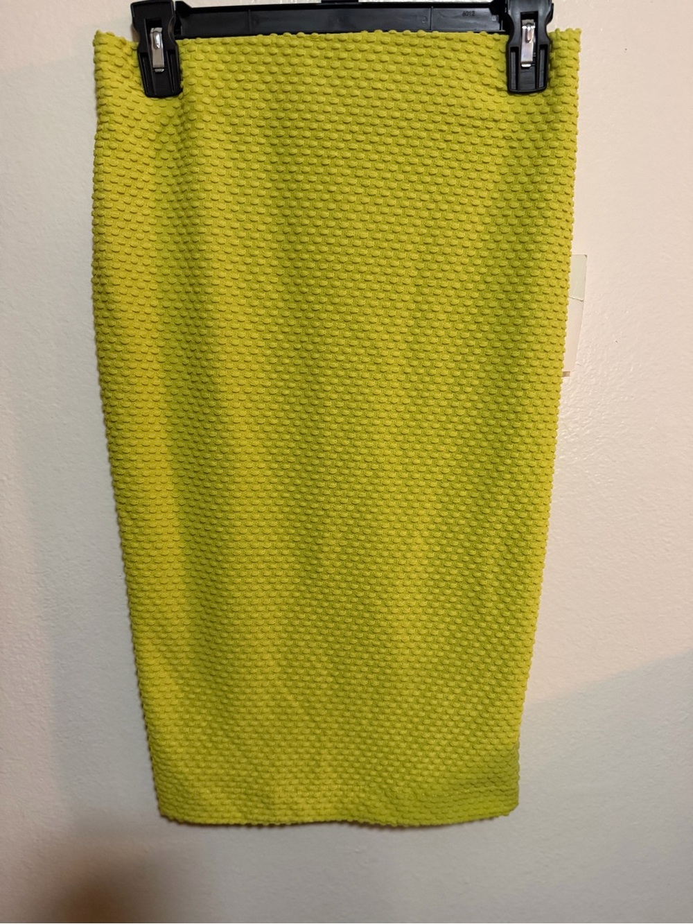 Astr Citrus Yellow Textured Pencil Skirt
